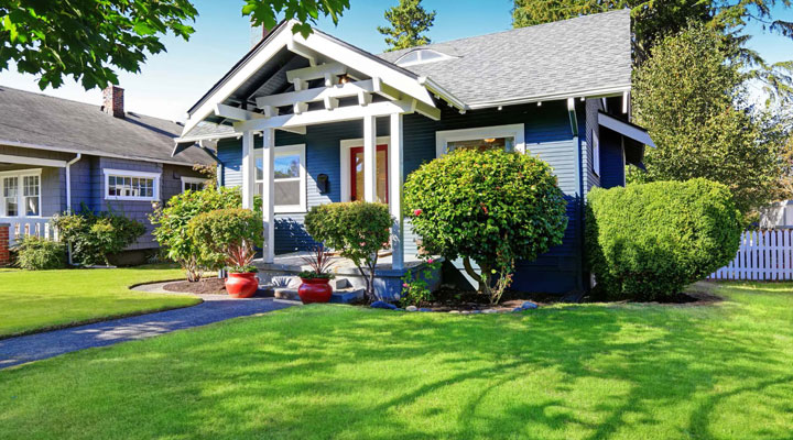 Ways to Spruce Up Your Walkways and Landscaping for Curb Appeal